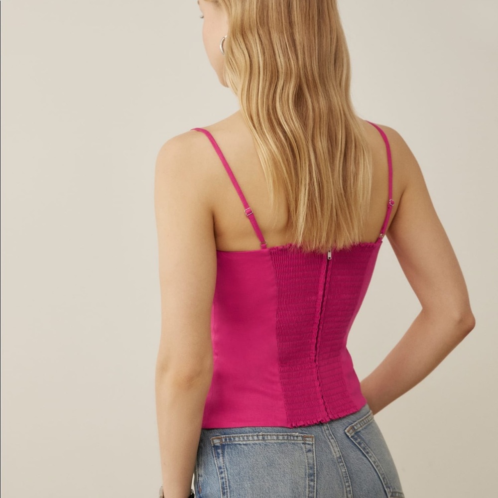 Overland Linen Top in Corvette size 6. I’m normally a size 4 but sized up.